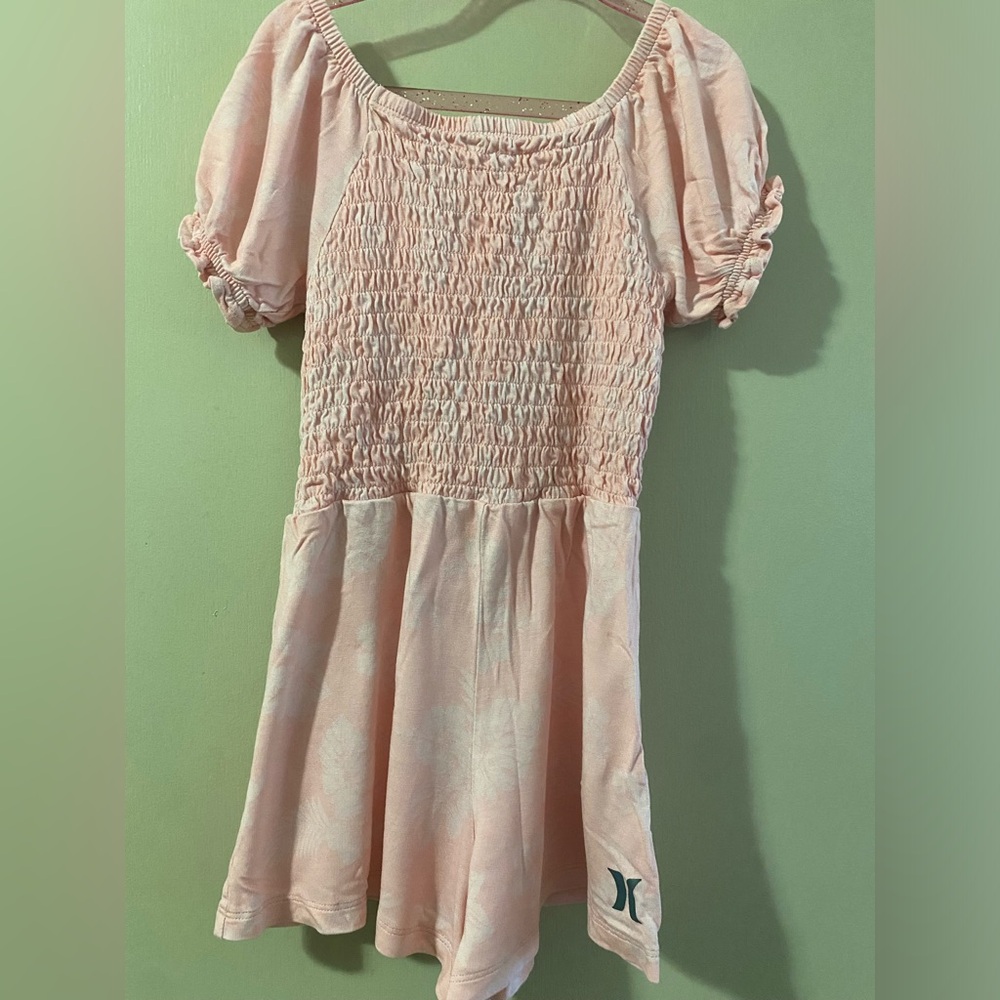 Hurley. Girl’s romper. Size Small. Great condition.
